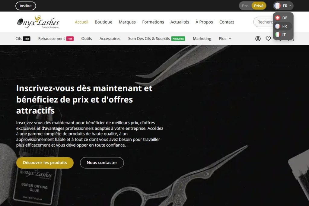 Französische Startseite mit geöffnetem Sprachwechsler DE, FR, IT auf onyx-lashes.ch